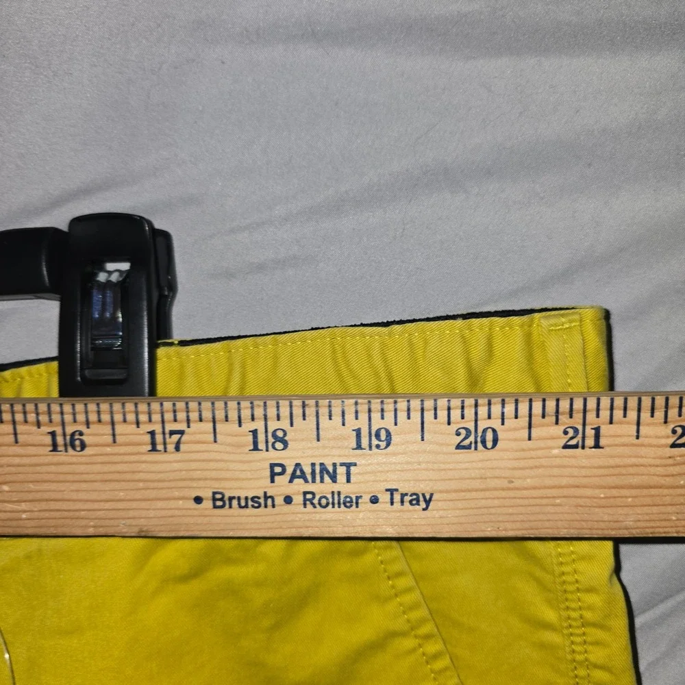 Eddie Bauer Legend Wash Stretch Shorts 20W Womens Yellow Slightly Curvy Plus NEW